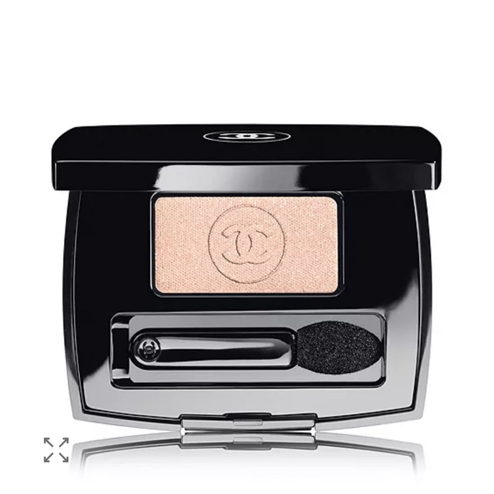 CHANEL OMBRE ESSENTIELLE
Soft Touch Eyeshadow
